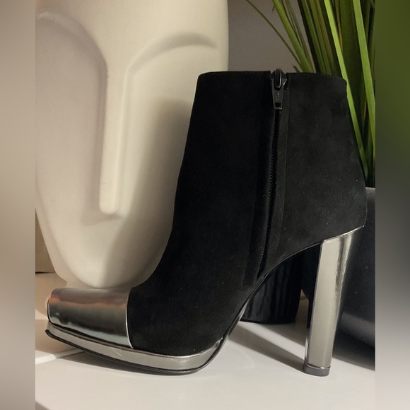 Pierre Hardy Color Block pattern Black Suede Sock Books. Size 6.5. Run small - Picture 6 of 9